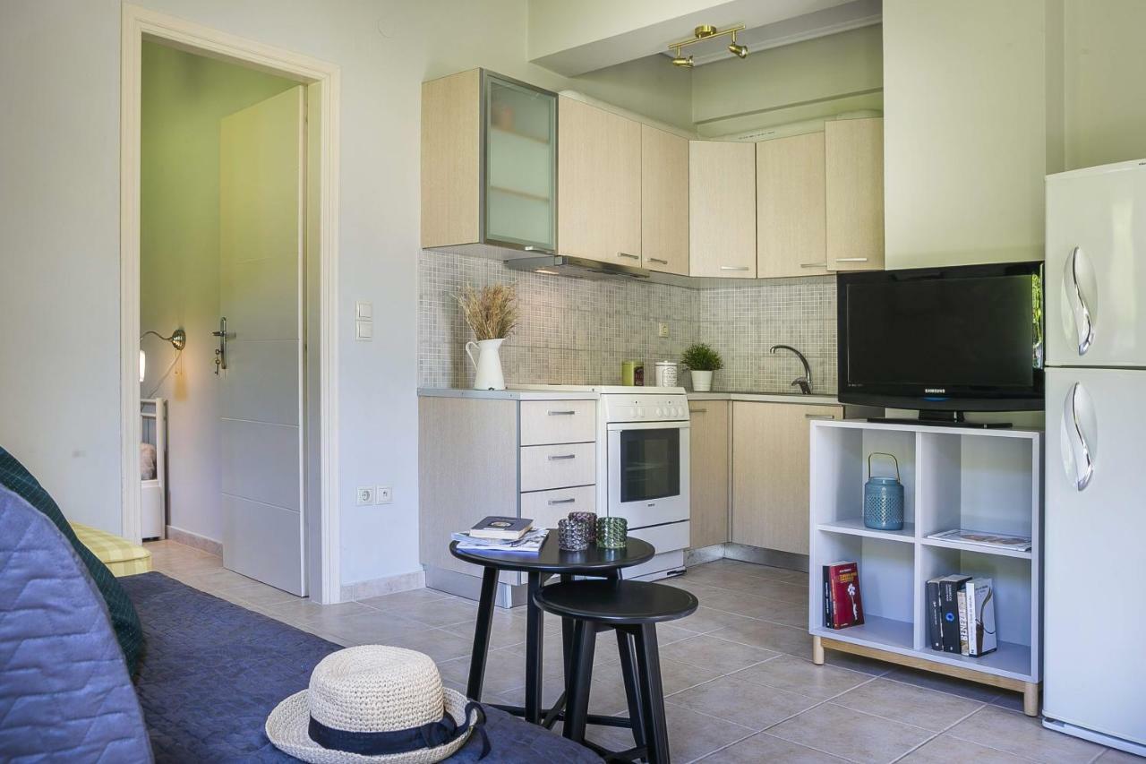 Earth Apartment カテリオス エクステリア 写真